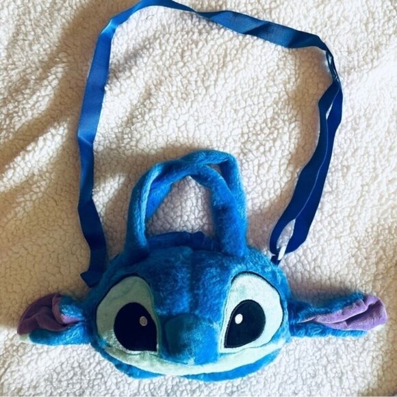 💙 NWT Cute Stitch Crossbody Bag – Soft & Adorable! 🧸✨Lili & Stitch - Picture 3 of 4